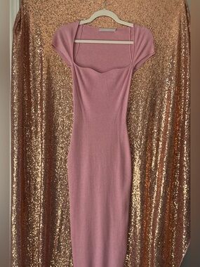 Ribbed Mauve Midi Dress with Sweetheart Neckline